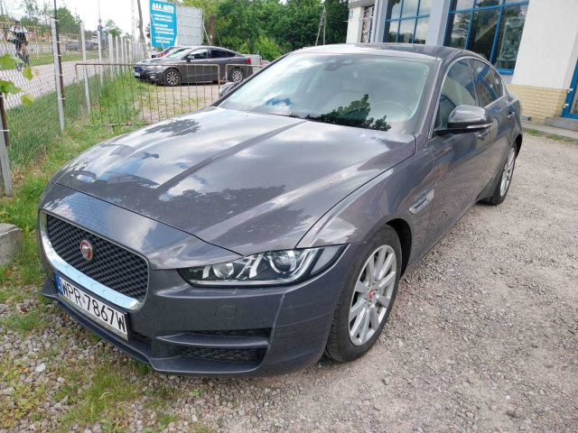Jaguar XE 2016