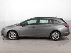 Opel Astra - 2021
