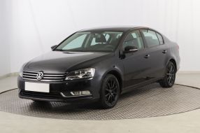 Volkswagen Passat - 2011
