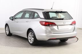 Opel Astra - 2021