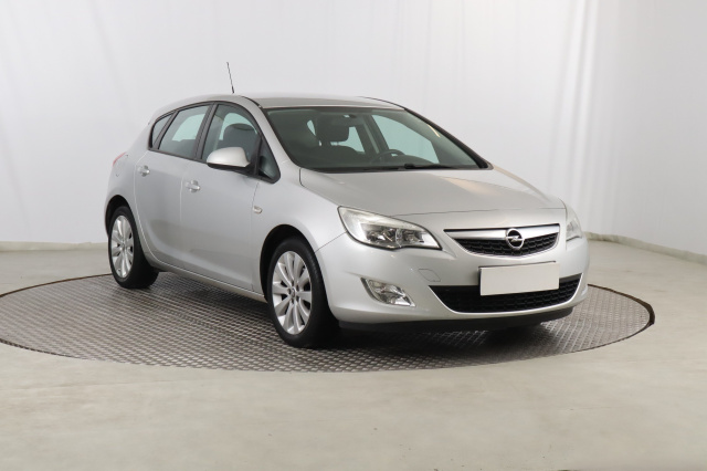 Opel Astra 2011