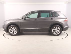 Volkswagen Tiguan - 2016