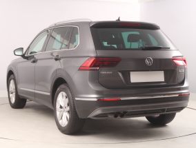 Volkswagen Tiguan - 2016