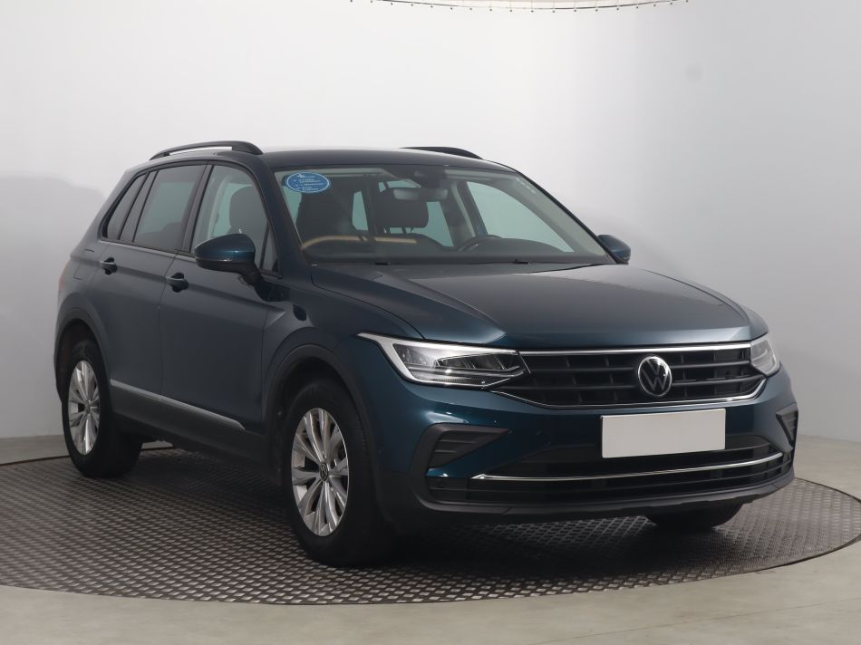 Volkswagen Tiguan - 2021