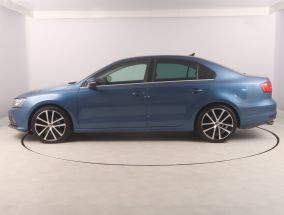 Volkswagen Jetta - 2016