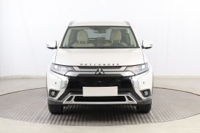 Mitsubishi Outlander - 2020