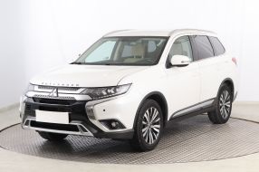 Mitsubishi Outlander - 2020