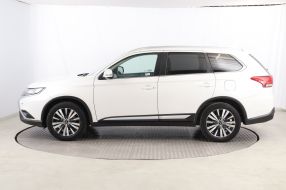 Mitsubishi Outlander - 2020