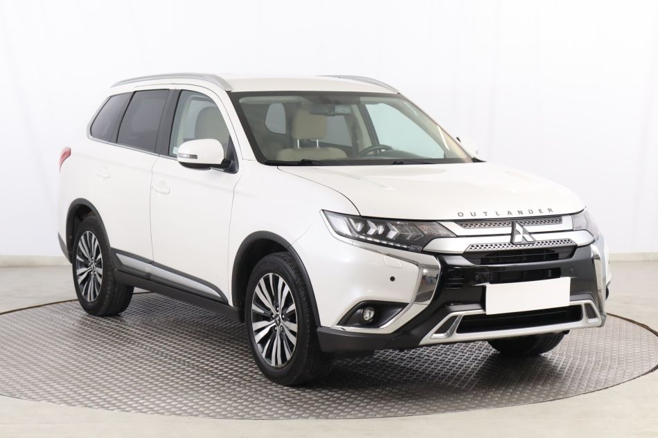 Mitsubishi Outlander - 2020