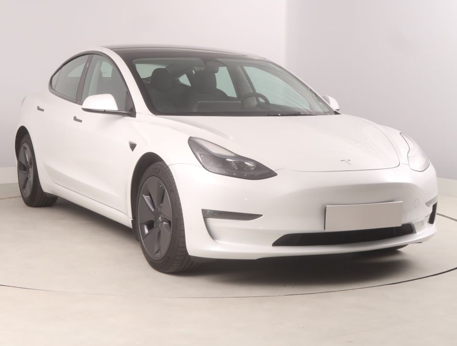 Tesla Model 3 - 2023