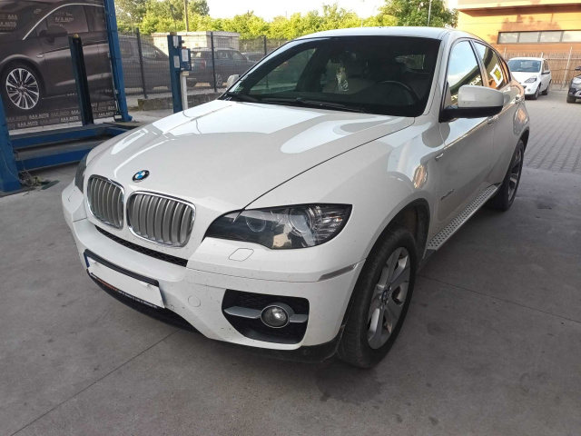 BMW X6 2011