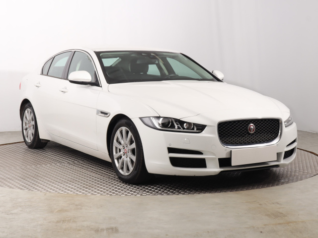 Jaguar XE 2015