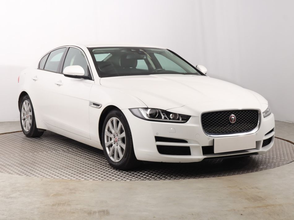 Jaguar XE - 2015