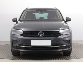 Volkswagen Tiguan - 2021