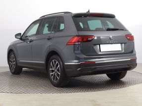 Volkswagen Tiguan - 2021