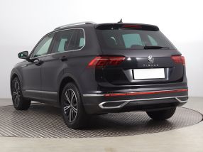 Volkswagen Tiguan - 2021