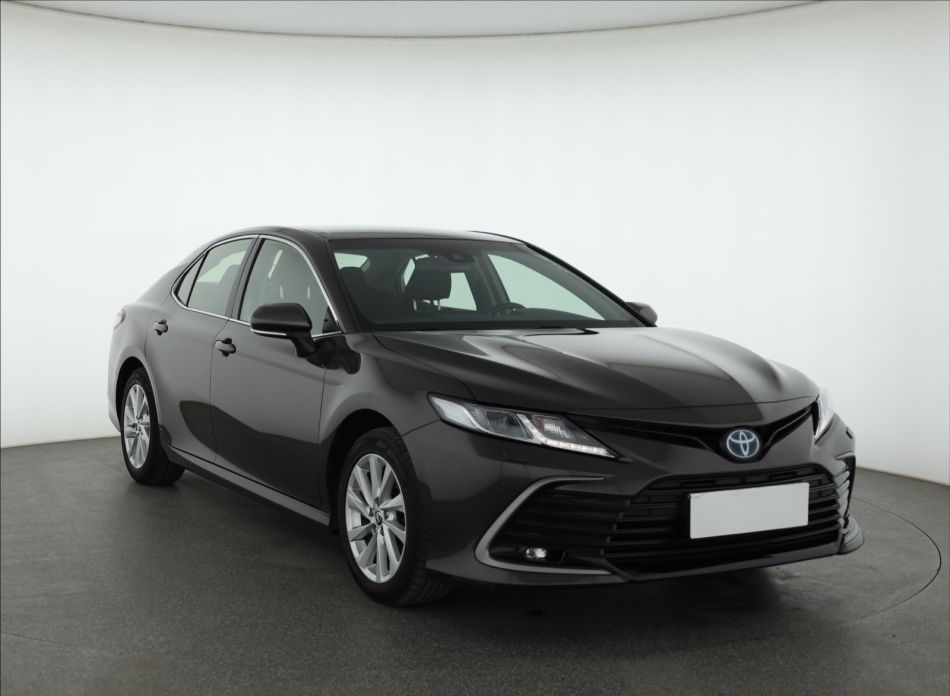 Toyota Camry - 2021