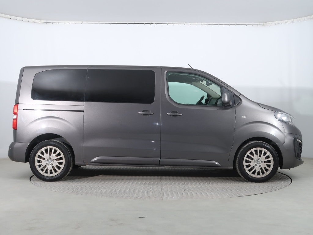 Peugeot Traveller