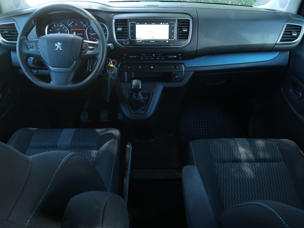 Peugeot Traveller