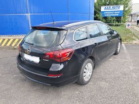Opel Astra - 2011