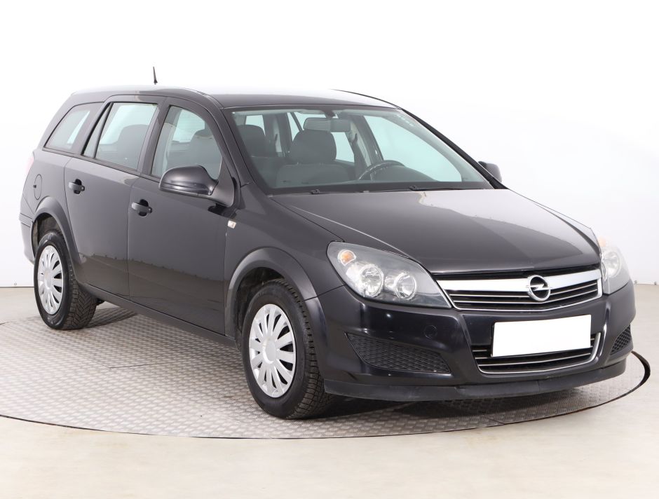 Opel Astra - 2011