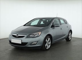 Opel Astra - 2011