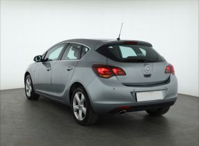 Opel Astra - 2011