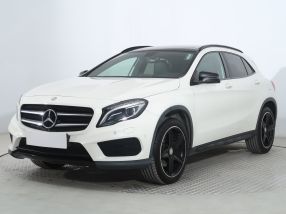 Mercedes-Benz GLA - 2015