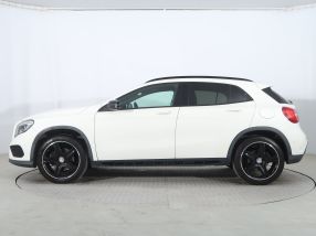 Mercedes-Benz GLA - 2015