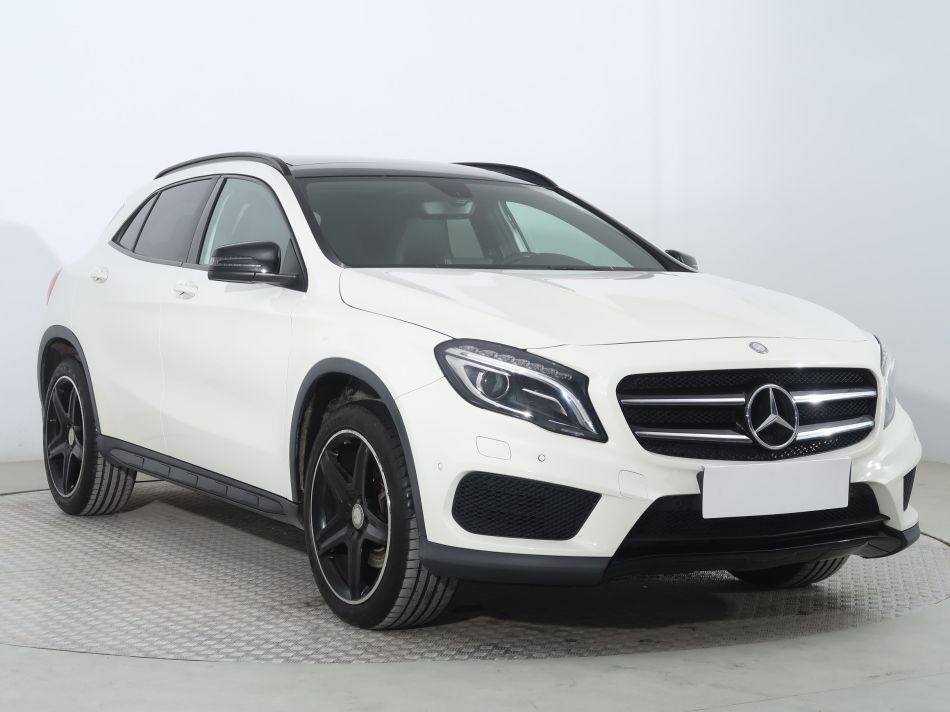 Mercedes-Benz GLA - 2015