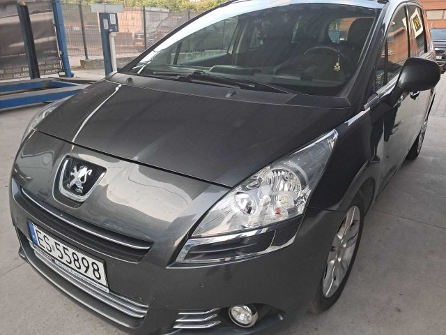 Peugeot 5008 2012