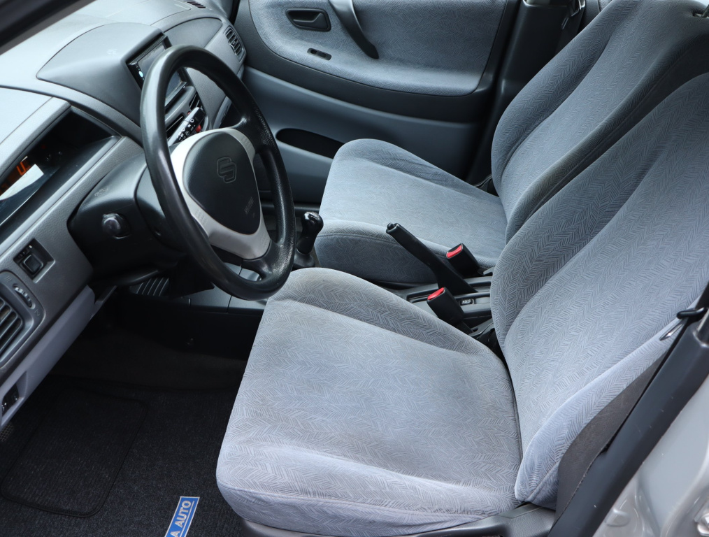 Suzuki Liana