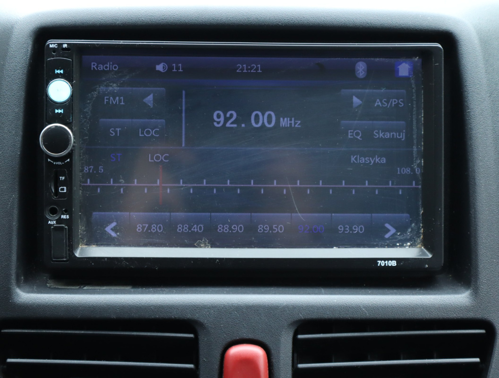 Suzuki Liana