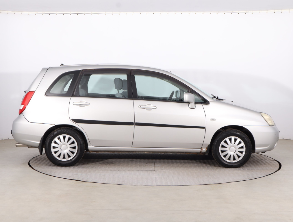 Suzuki Liana