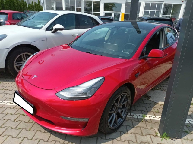 Tesla Model 3 2020