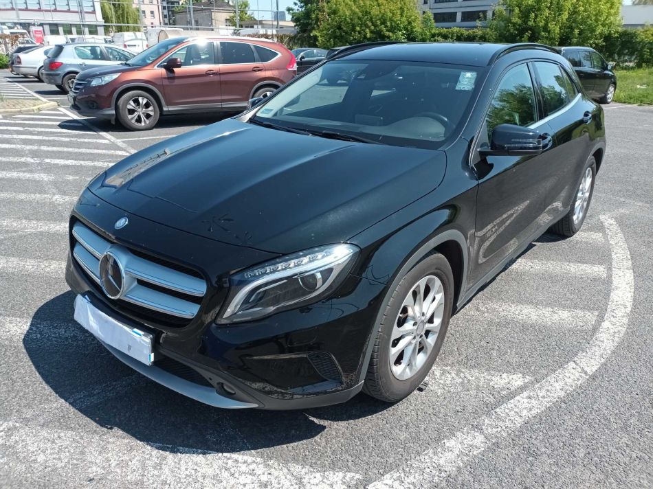 Mercedes-Benz GLA - 2015