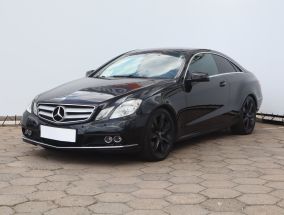 Mercedes-Benz E - 2010