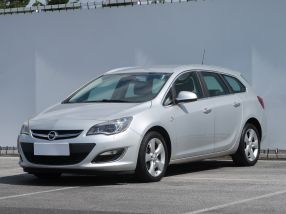 Opel Astra - 2012