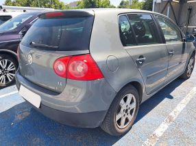 Volkswagen Golf - 2004