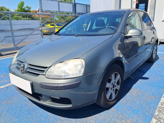 Volkswagen Golf 2004