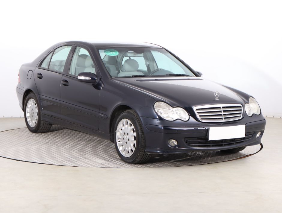 Mercedes-Benz C - 2004