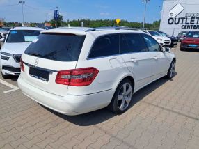 Mercedes-Benz E - 2010