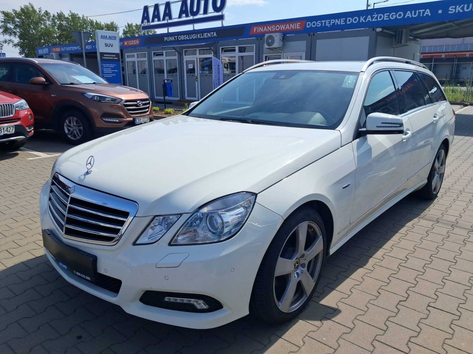 Mercedes-Benz E - 2010
