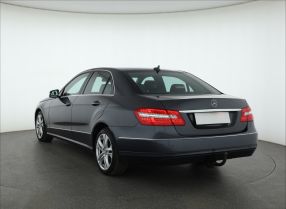 Mercedes-Benz E - 2011