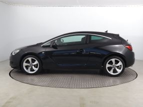 Opel Astra - 2011