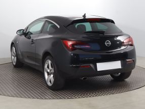 Opel Astra - 2011