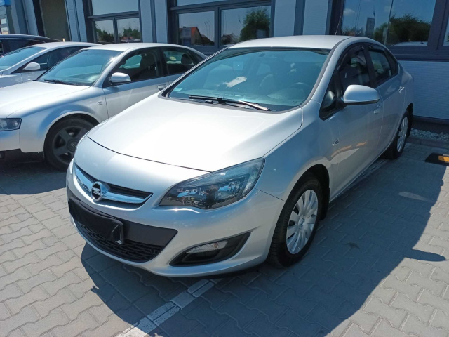 Opel Astra 2015