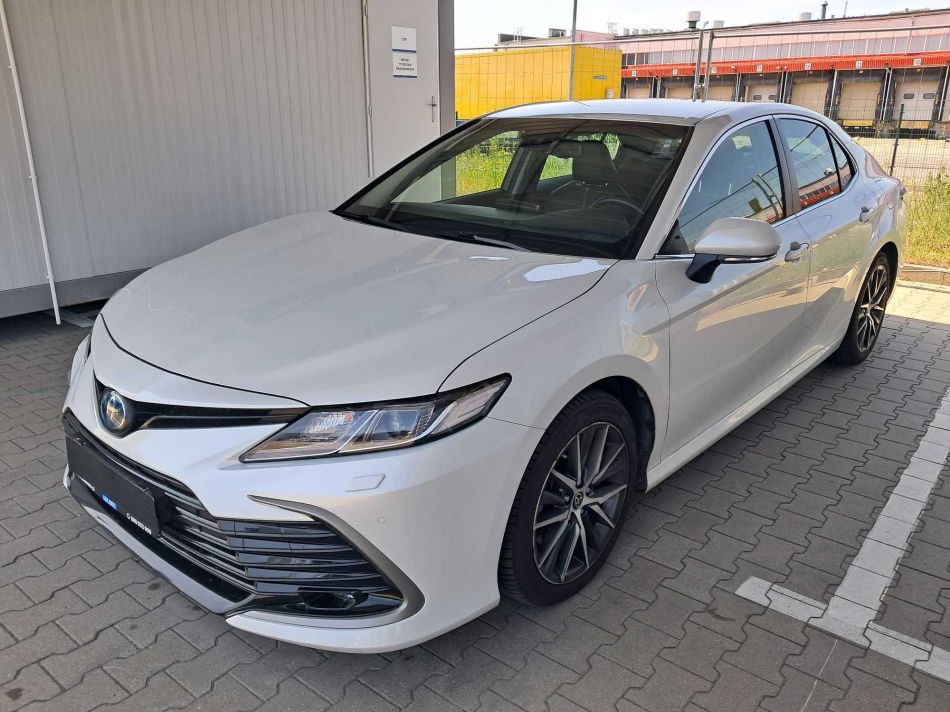 Toyota Camry - 2021
