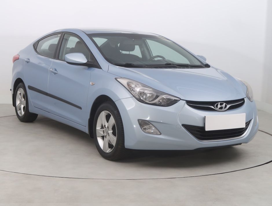 Hyundai Elantra - 2012