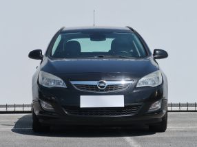 Opel Astra - 2011